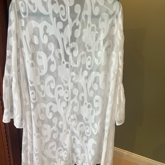 Lilly Pulitzer Cover up - Picture 2 of 3